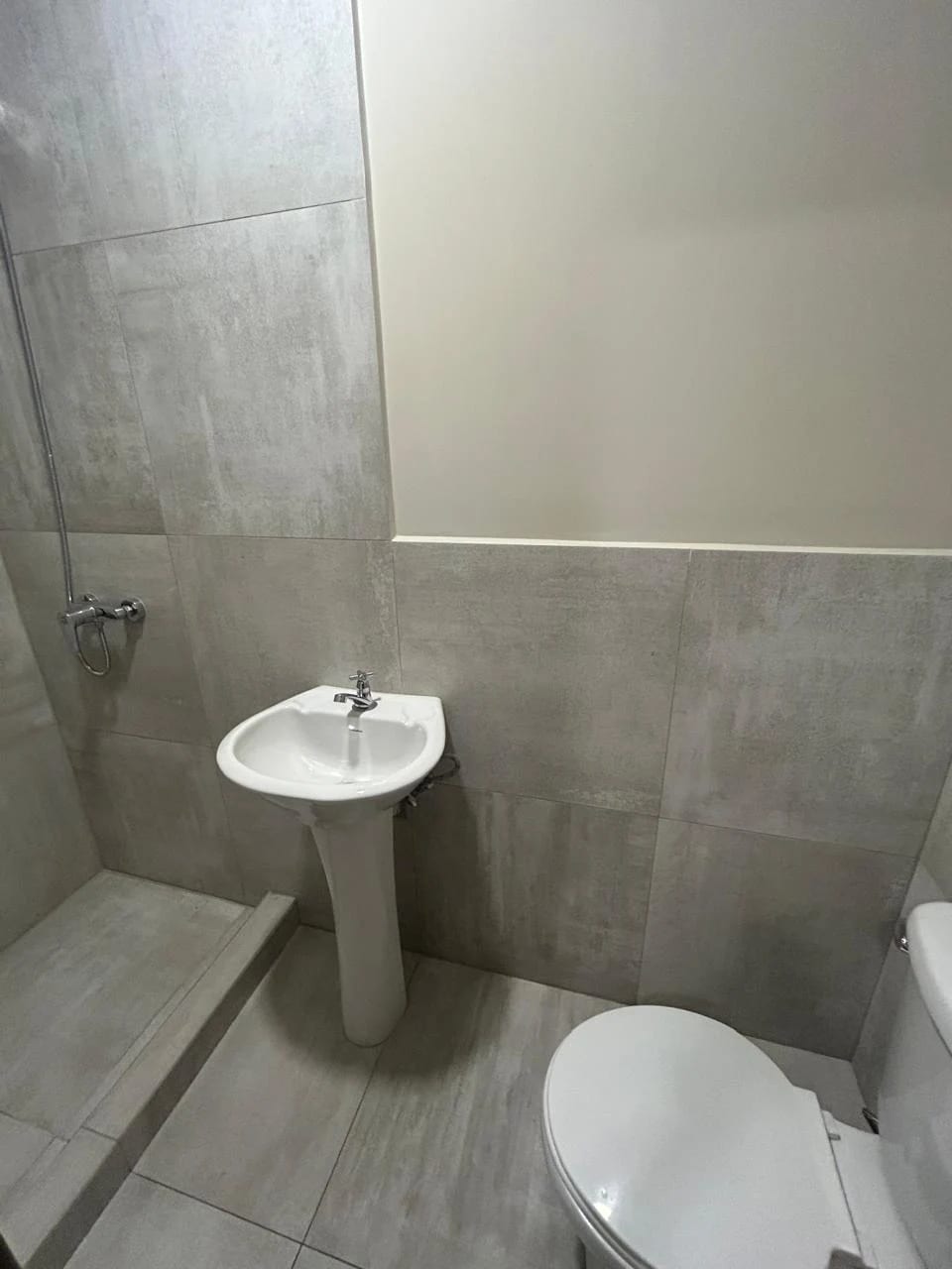 Se Alquila Apto. Edificio Casa Acueducto, Zona 10. — Apartamento en Alquiler en Casa Acueducto, Zona 10, Guatemala, Ciudad — foto 3 de 17