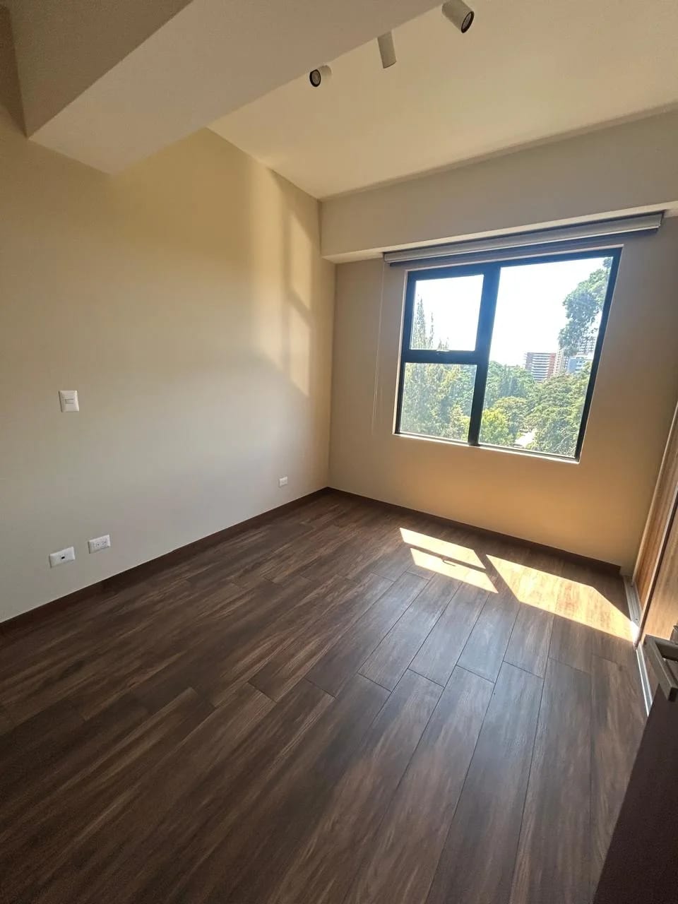 Se Alquila Apto. Edificio Casa Acueducto, Zona 10. — Apartamento en Alquiler en Casa Acueducto, Zona 10, Guatemala, Ciudad — foto 15 de 17