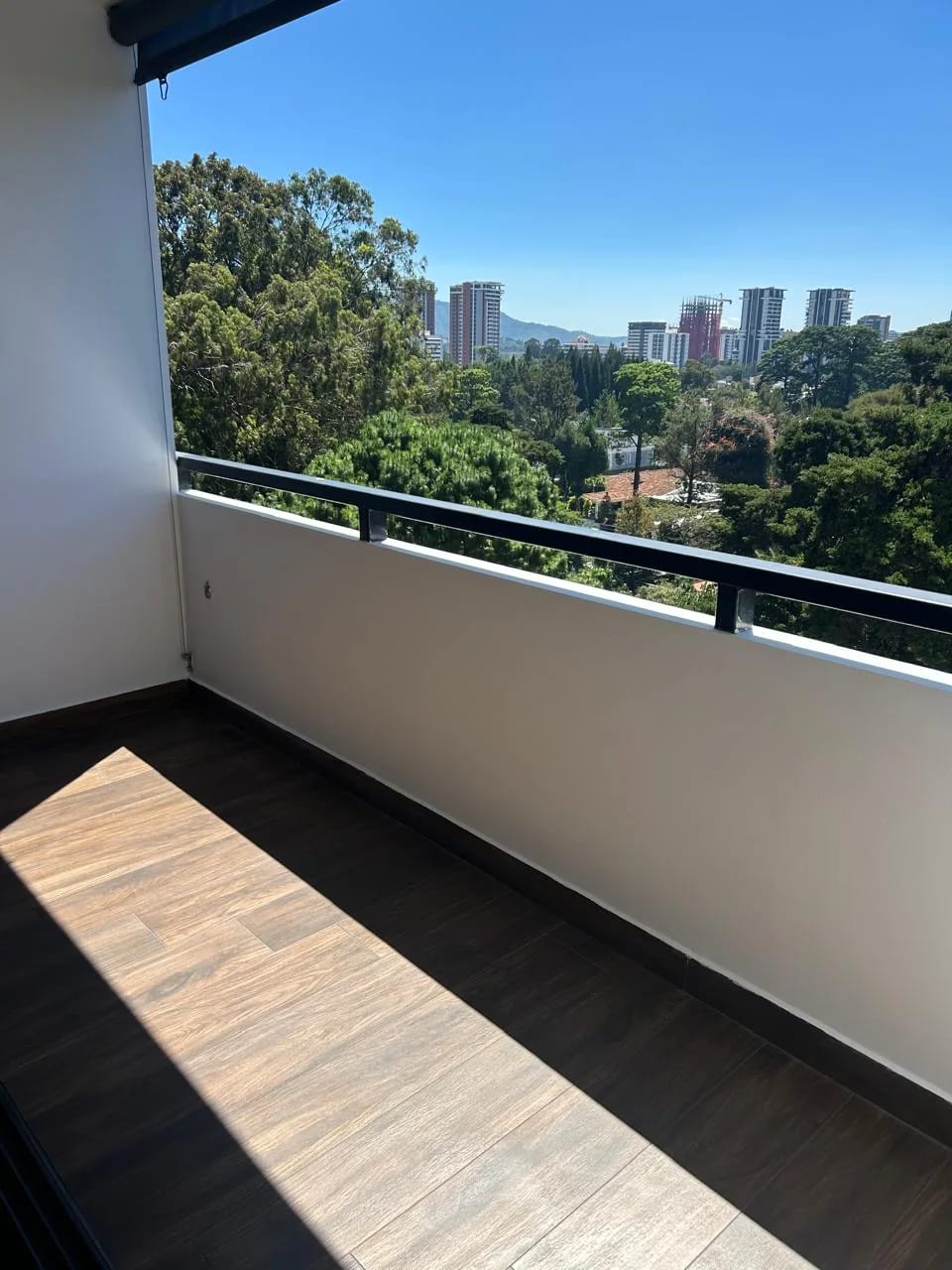 Se Alquila Apto. Edificio Casa Acueducto, Zona 10. — Apartamento en Alquiler en Casa Acueducto, Zona 10, Guatemala, Ciudad — foto 8 de 17