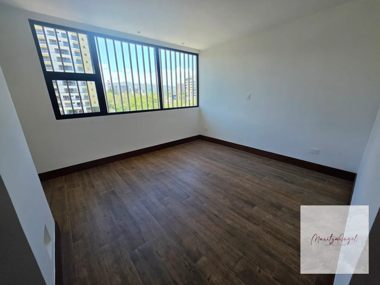 RENTA DE APARTAMENTO EN ZONA 15 EDIFICIO GAURA — Apartamento en Alquiler en Gaura, Zona 15, Guatemala, Ciudad — foto 4 de 12
