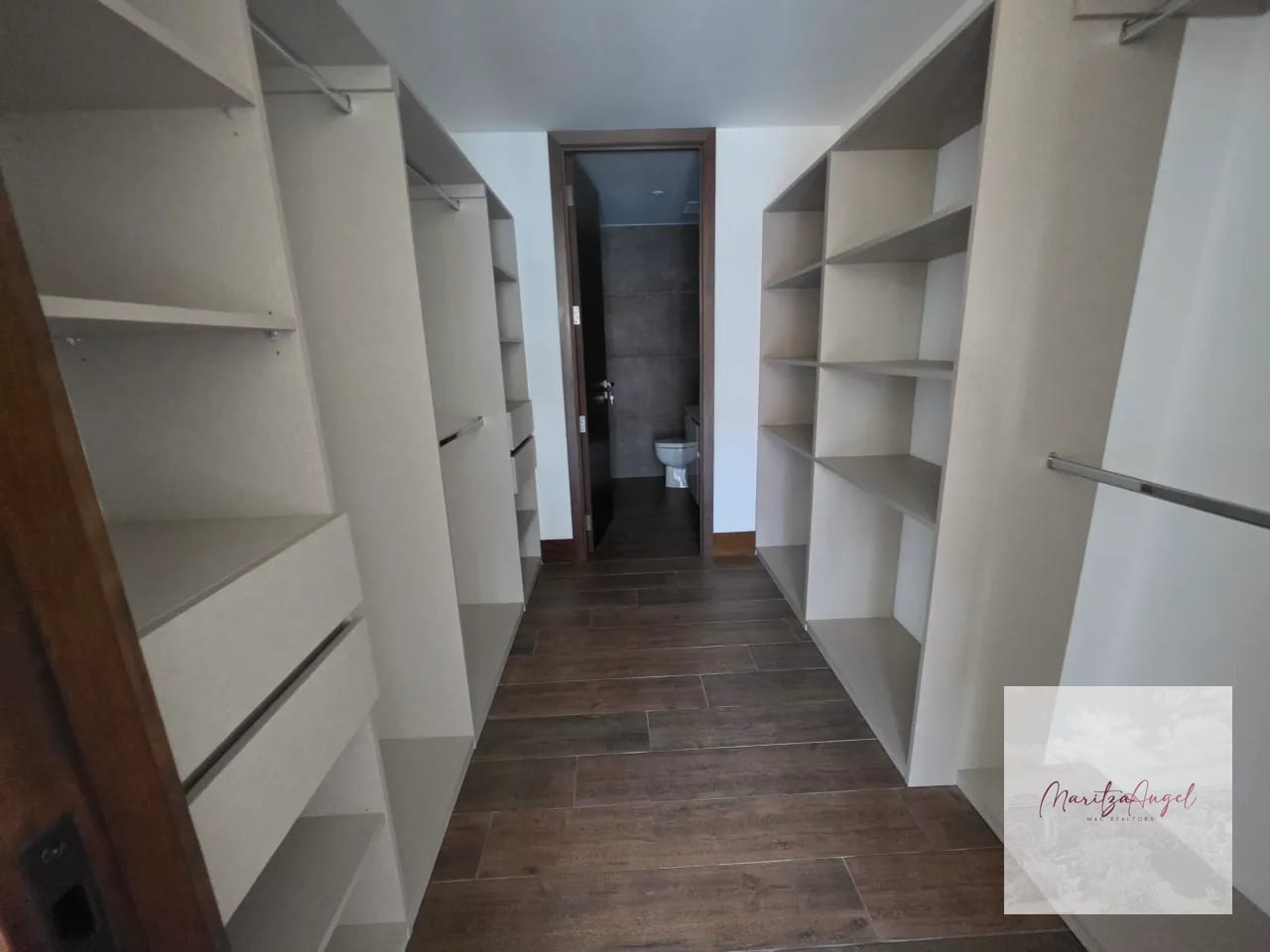 RENTA DE APARTAMENTO EN ZONA 15 EDIFICIO GAURA — Apartamento en Alquiler en Gaura, Zona 15, Guatemala, Ciudad — foto 7 de 12