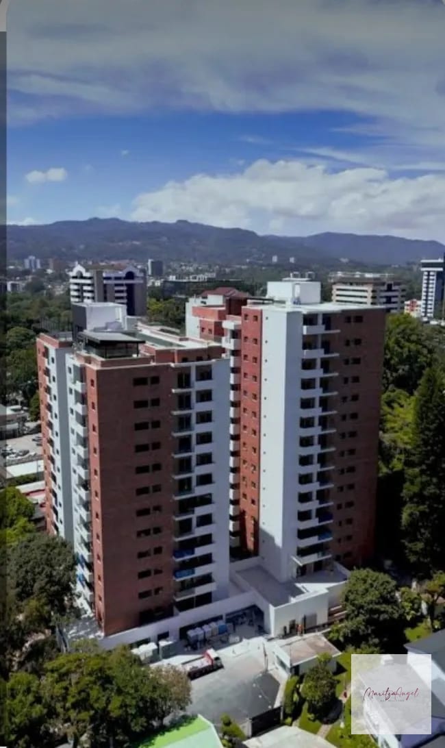 Apartamento en Renta Casalini los Arcos Zona 10 — Apartamento en Alquiler en Casalini Los Arcos, Zona 10, Guatemala, Ciudad — foto 1 de 10