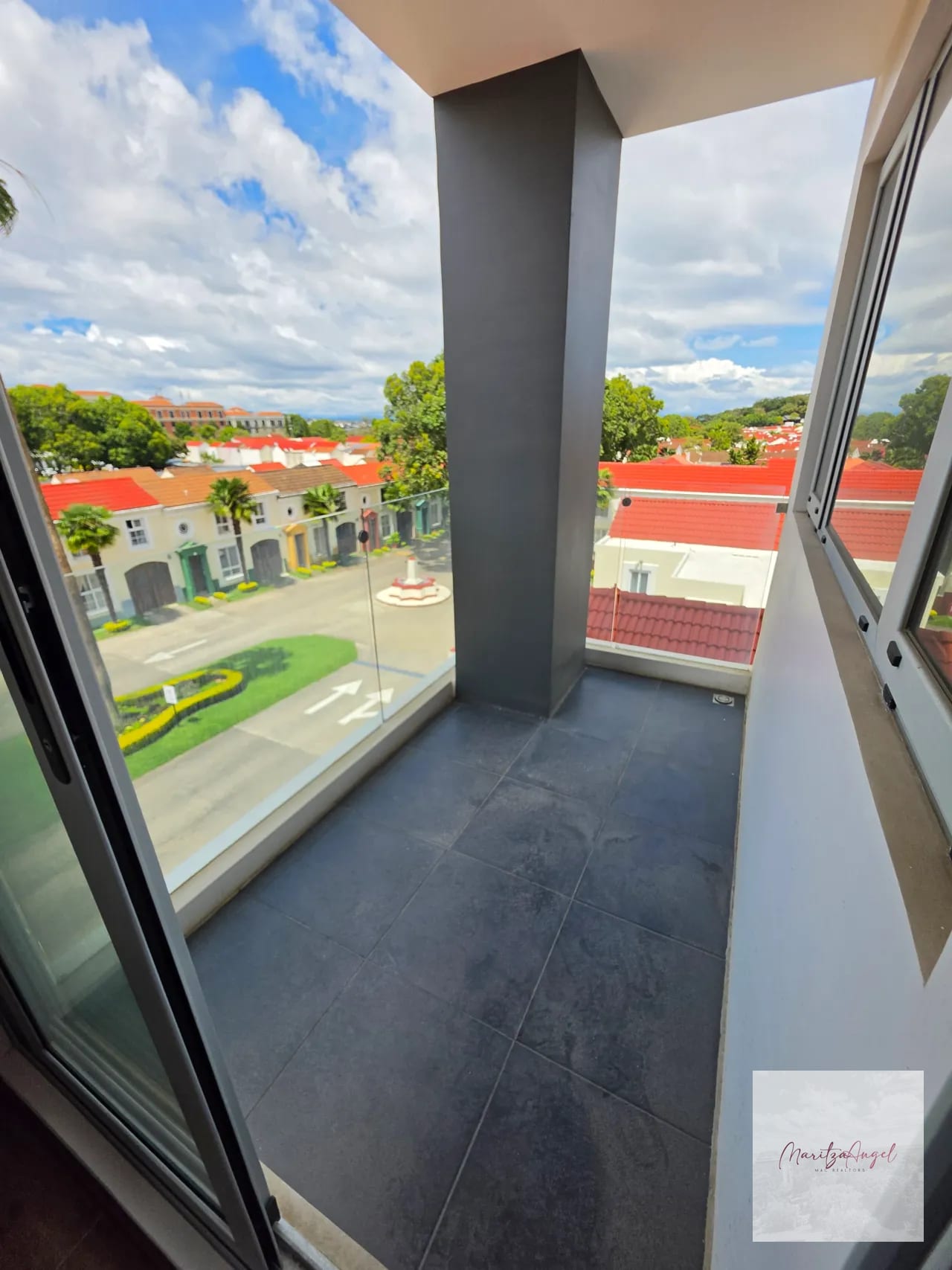 Apartamento en Venta en Condado el Naranjo Ñ, Edificio Nuvo — Apartamento en Venta en Condado Naranjo, Zona 4 Mixco, Guatemala, Ciudad — foto 3 de 14