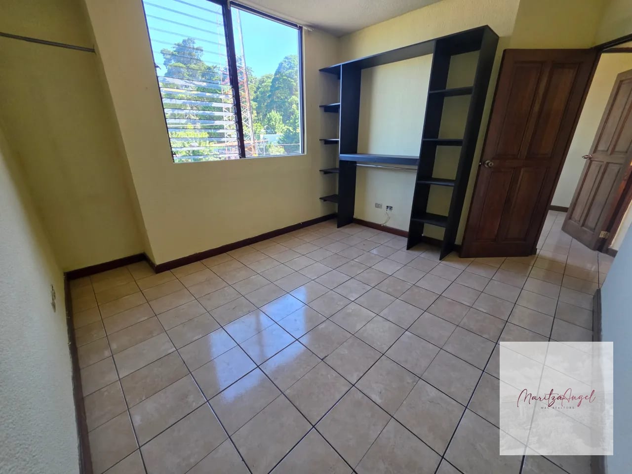 Alquiler de Apartamento en Zona 16 — Apartamento en Alquiler en Valles de Acatan, Zona 16, Guatemala, Ciudad — foto 3 de 9