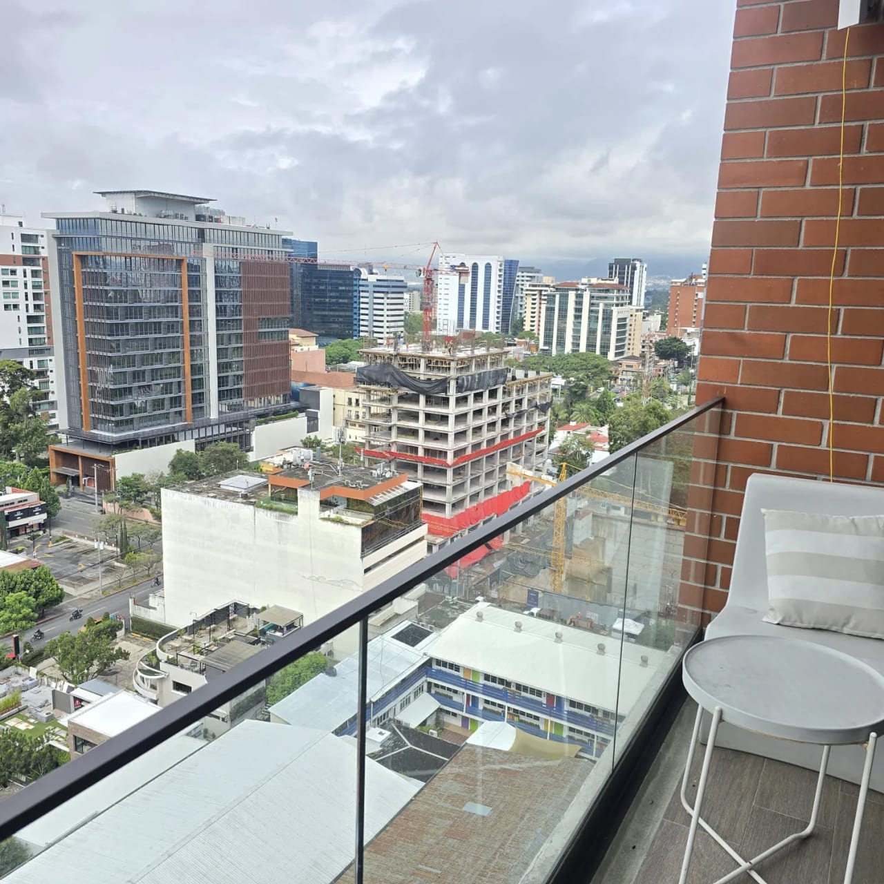Apartamento amueblado renta zona 10 edificio DiagoSeis 2 habitaciones — Apartamento en Alquiler en Diagoseis, Zona 10, Guatemala, Ciudad — foto 4 de 11