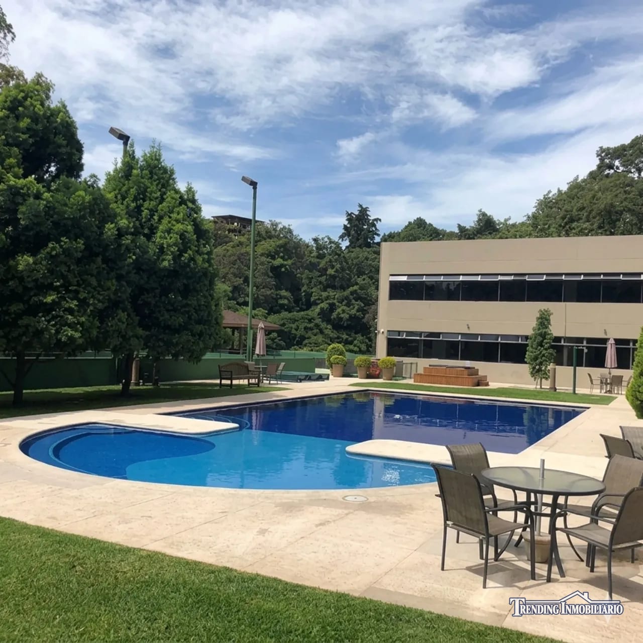 Apartamento amueblado en renta zona 14 edificio Premiere Club de 3 hab — Apartamento en Alquiler en Premiere Club, Zona 14, Guatemala, Ciudad — foto 11 de 14