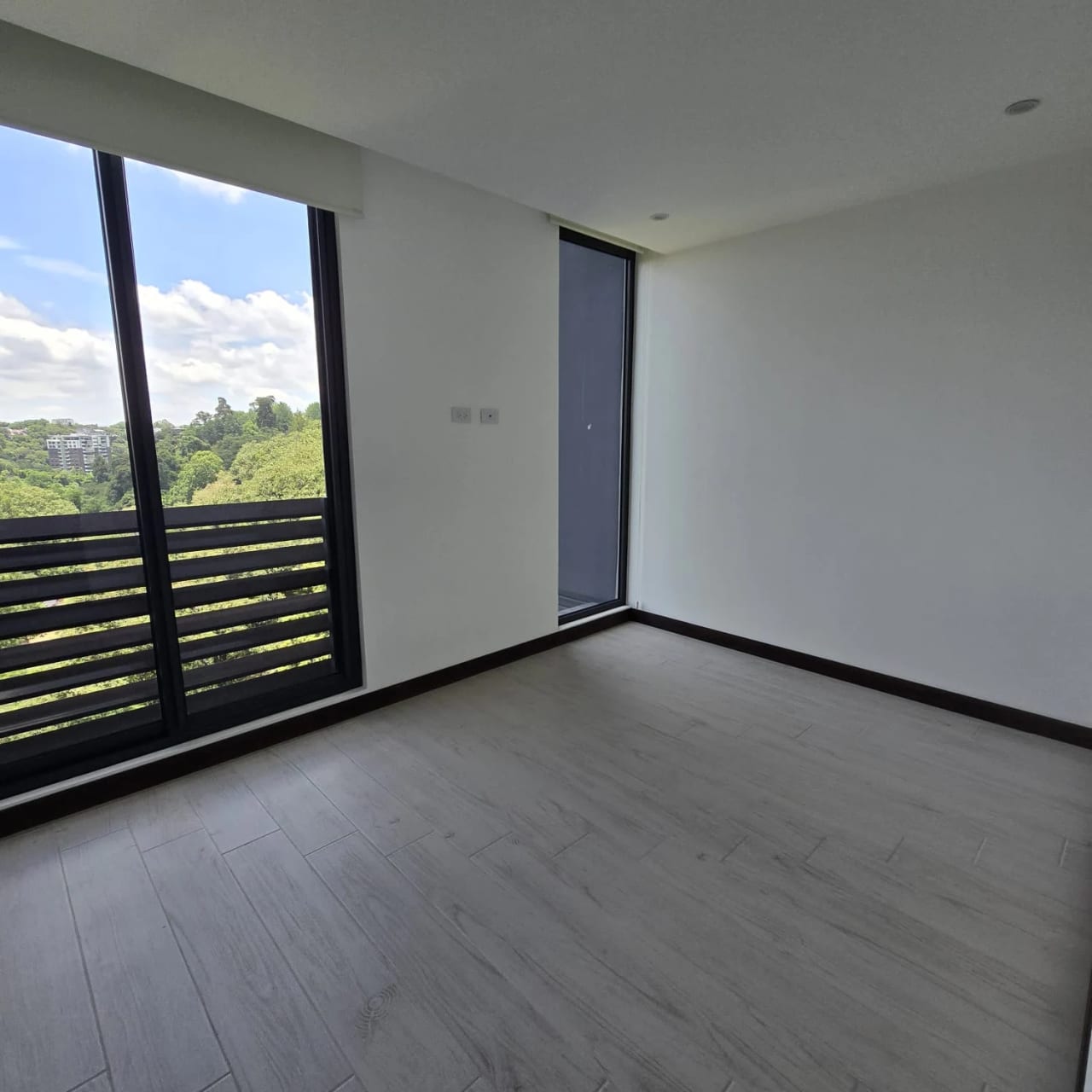Apartamento en renta zona 15 Edificio Spazio de 3 habitaciones Piscina — Apartamento en Alquiler en Spazio, Zona 15, Guatemala, Ciudad — foto 9 de 11
