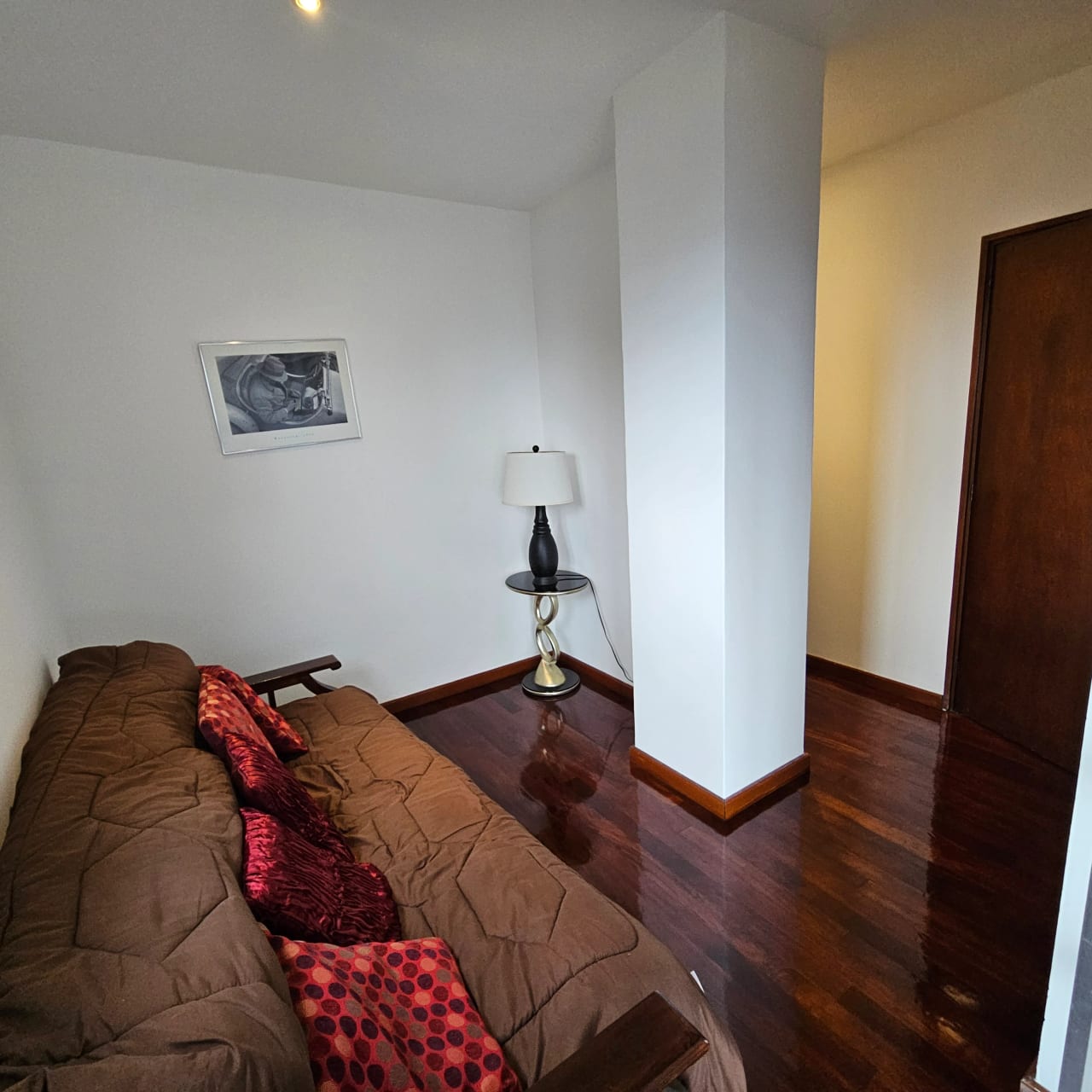 Apartamento amueblado en renta Vista Bella 2 habitaciones + 2 parqueos — Apartamento en Alquiler en Carretera a El Salvador, Guatemala, Ciudad — foto 11 de 11