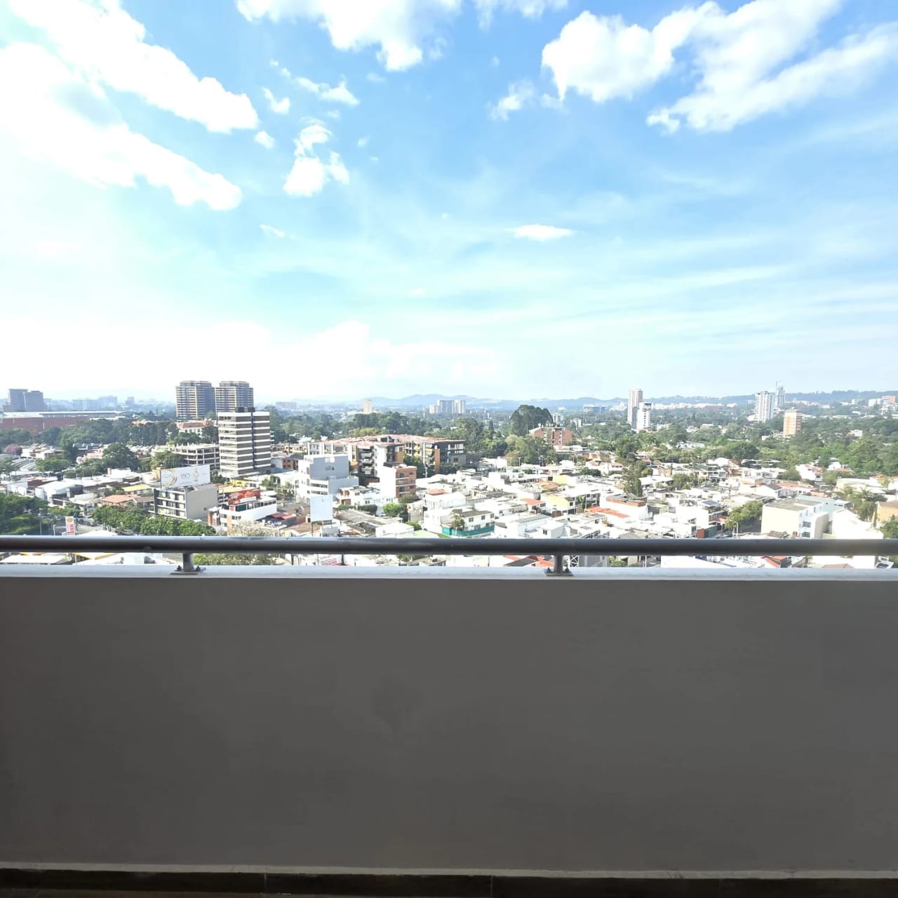 Apartamento en renta zona 10 Casalini 2 habitaciones + 2 parqueos — Apartamento en Alquiler en Casalini Diagonal 6, Zona 10, Guatemala, Ciudad — foto 2 de 11