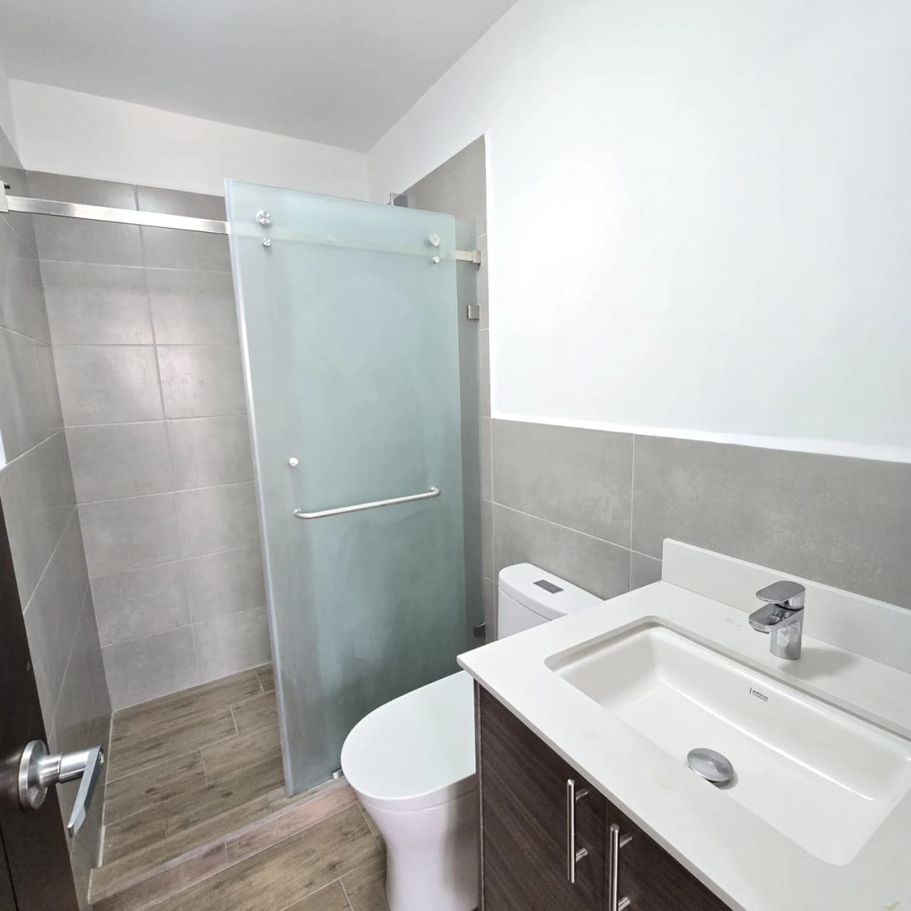 Apartamento en renta zona 10 Casalini 2 habitaciones + 2 parqueos — Apartamento en Alquiler en Casalini Diagonal 6, Zona 10, Guatemala, Ciudad — foto 4 de 11