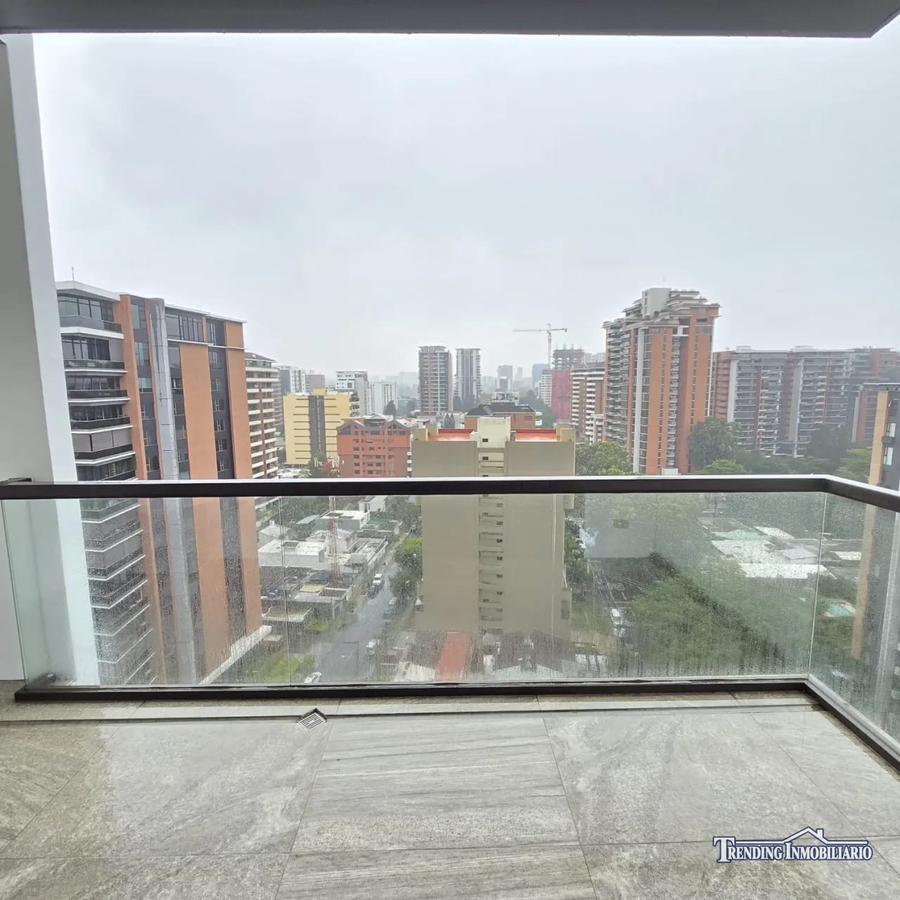 Apartamento en renta Zona 14, Ikonia de 3 habitaciones + 3 parqueos — Apartamento en Alquiler en Ikonia, Zona 14, Guatemala, Ciudad — foto 6 de 9
