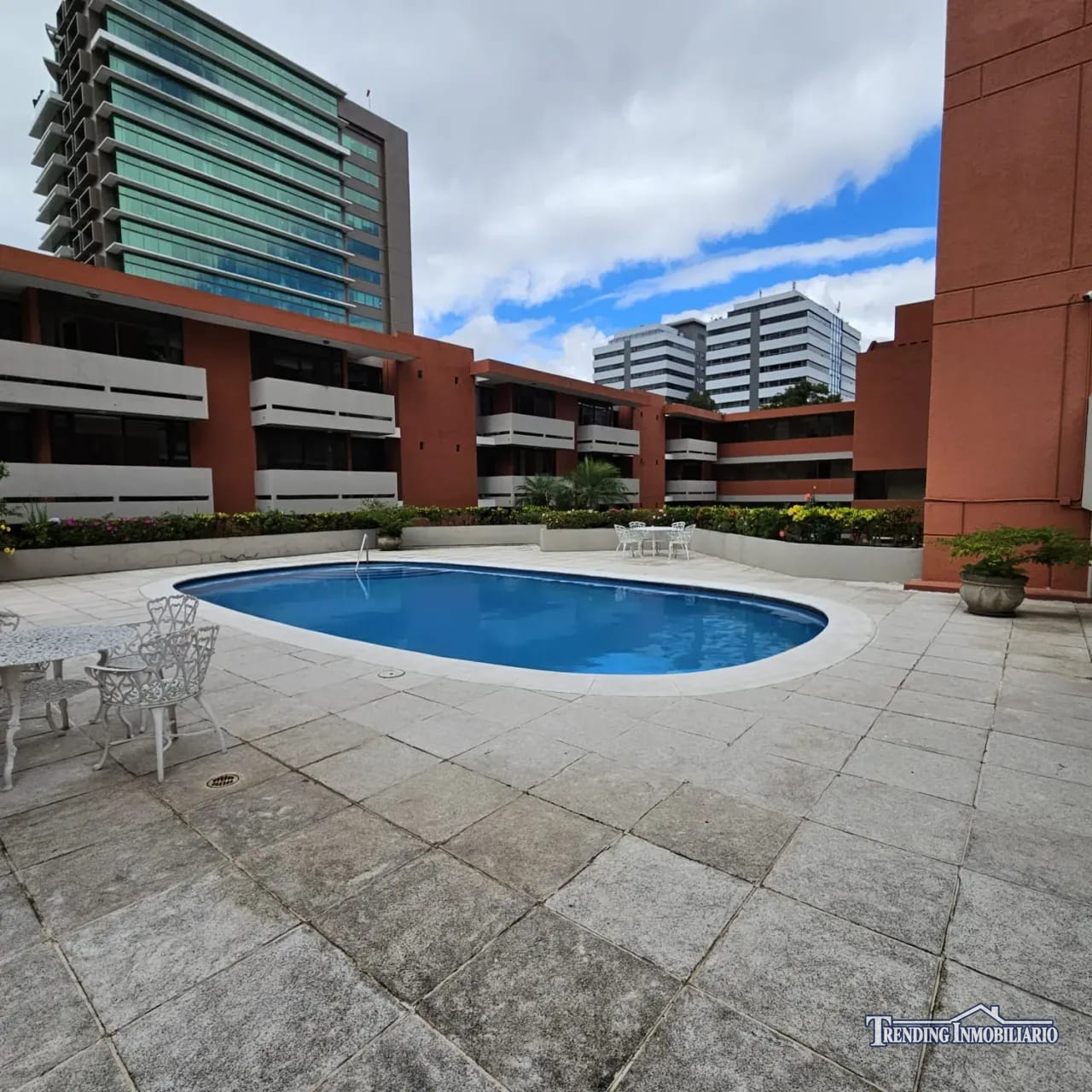 Apartamento amueblado en renta Zona 10, Villa Real de 2 habitaciones — Apartamento en Alquiler en Villareal, Zona 10, Guatemala, Ciudad — foto 11 de 13
