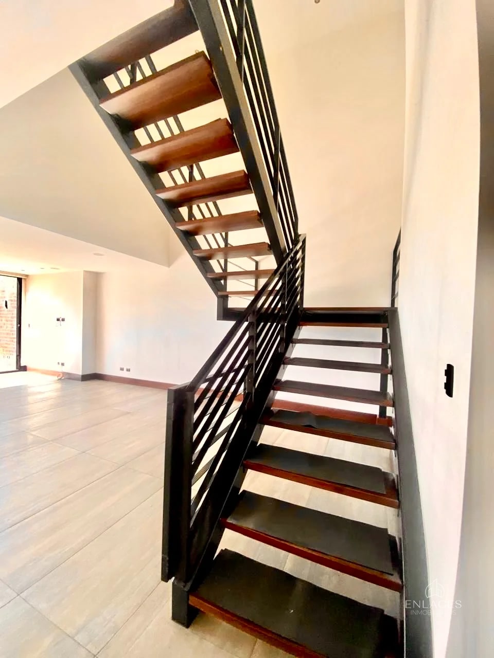 Zona 16 • Apartamento en Venta • Edificio Zen Cayalá — Apartamento en Venta en Zen Cayalá, Zona 16, Guatemala, Ciudad — foto 11 de 15