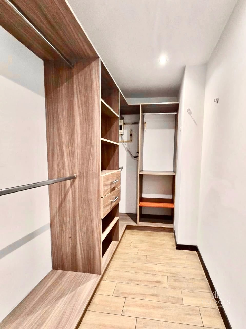 Zona 13 • Apartamento en Renta • Edificio Casa Américas — Apartamento en Alquiler en Casa Americas, Zona 13, Guatemala, Ciudad — foto 9 de 12