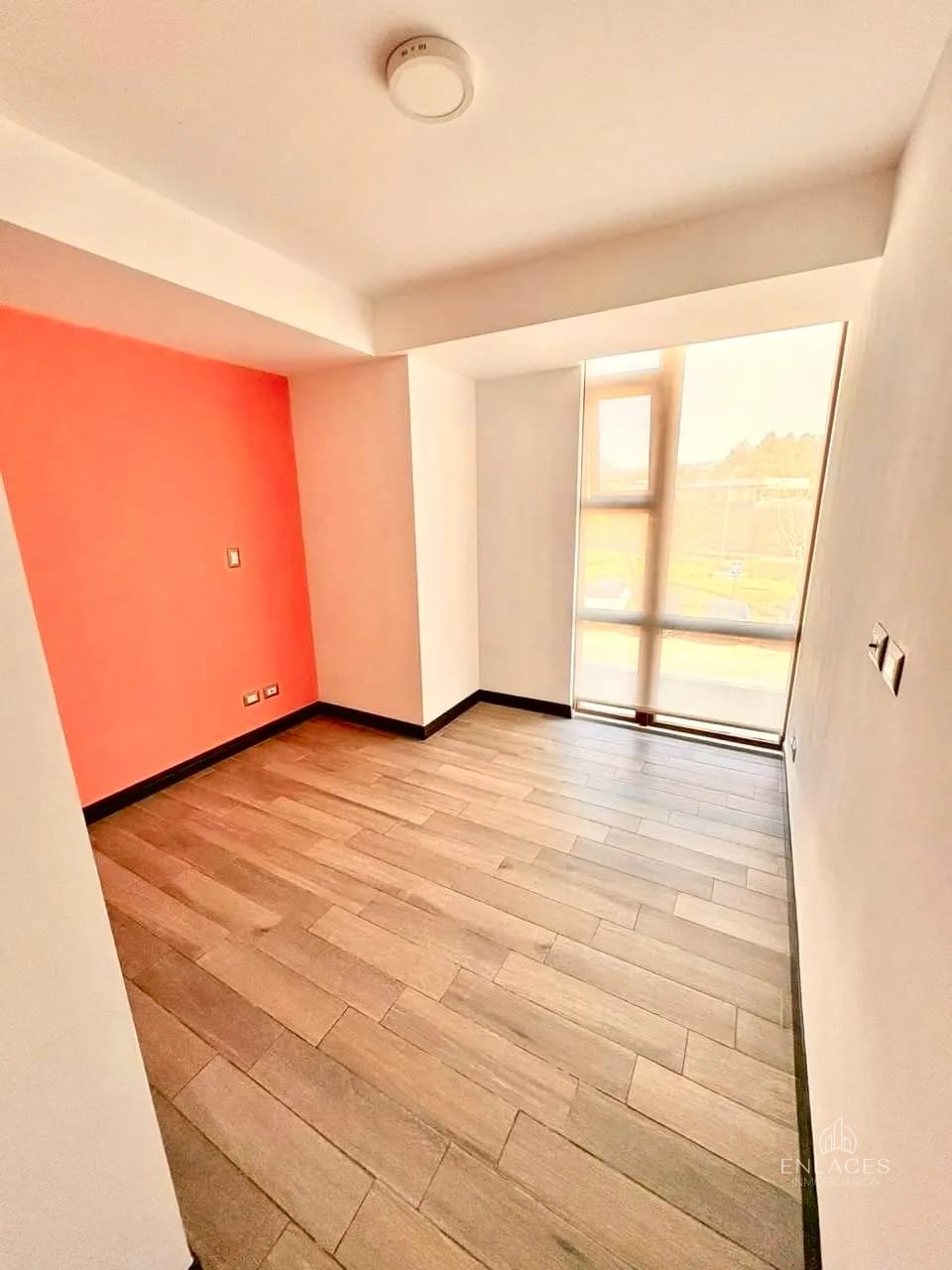 Zona 16 • Apartamento en Renta • Edificio San Isidro 20/21 — Apartamento en Alquiler en San Isidro 20/21, Zona 16, Guatemala, Ciudad — foto 5 de 11