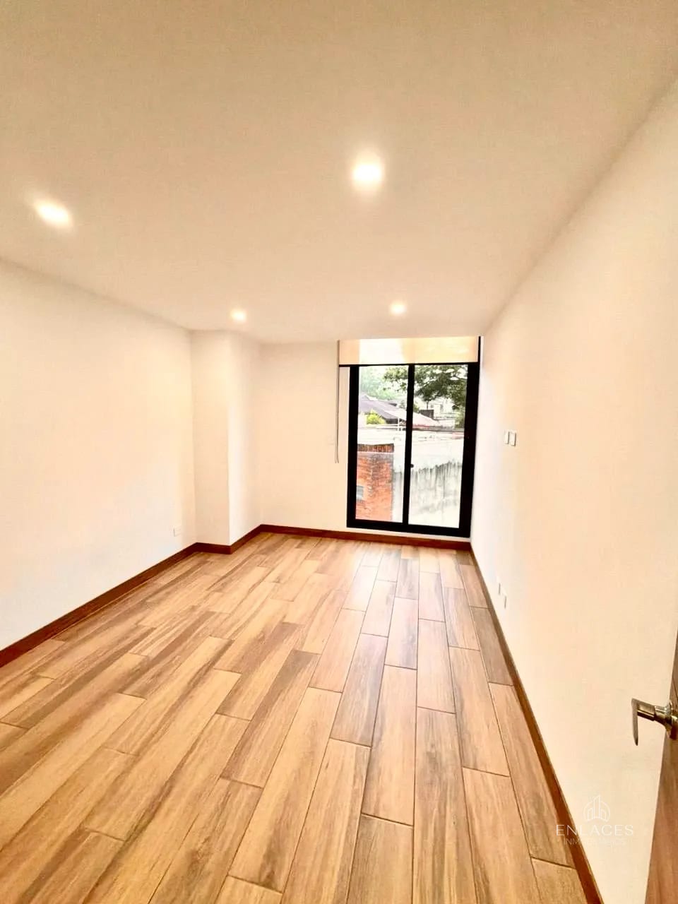 Zona 15 • Apartamento en Renta • Edificio Privé — Apartamento en Alquiler en Zona 15, Guatemala, Ciudad — foto 9 de 13