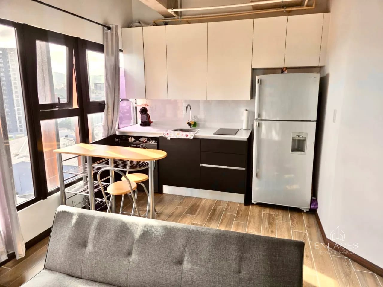 Zona 4 • Apartamento Amueblado en Venta • Edificio Séptimo — Apartamento en Venta en Séptimo, Zona 4, Guatemala, Ciudad — foto 2 de 14