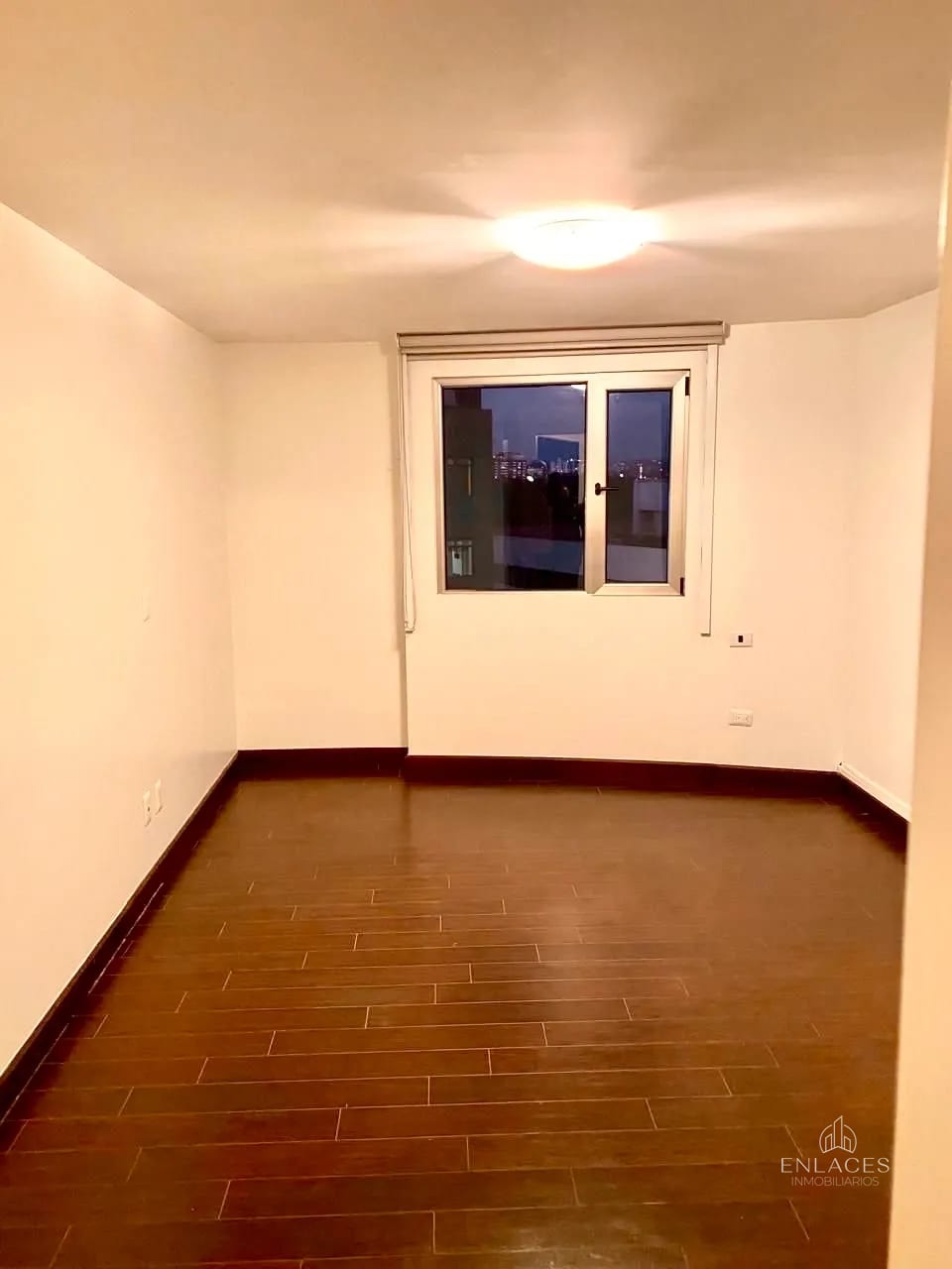 Zona 14 • Apartamento en Renta • Edificio Attica — Apartamento en Alquiler en Attica, Zona 14, Guatemala, Ciudad — foto 4 de 8