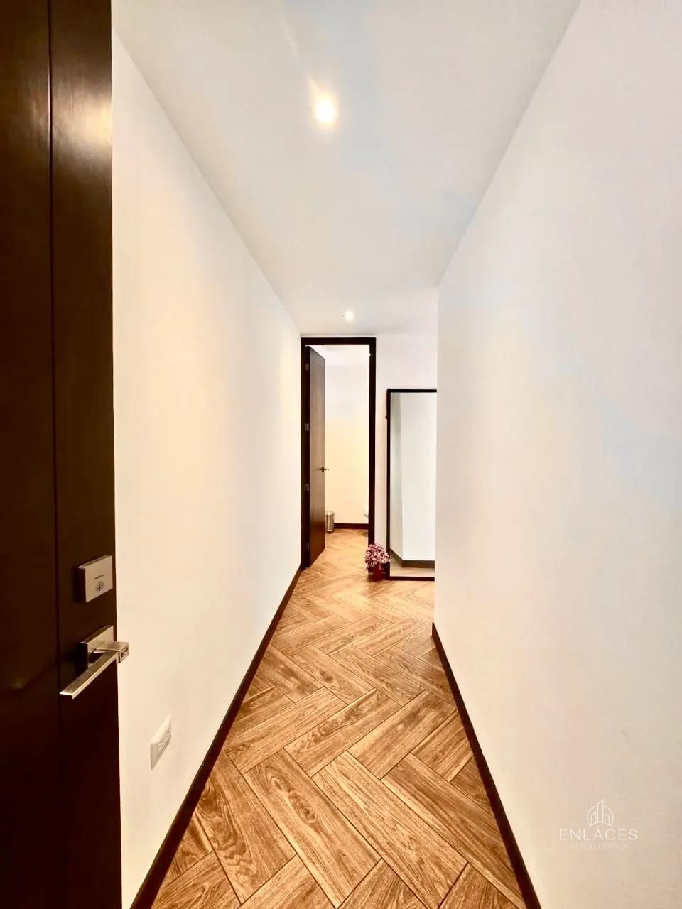 Zona 15 VH I • Apartamento en Renta • Edificio Ikaria — Apartamento en Alquiler en Ikaria, Zona 15, Guatemala, Ciudad — foto 12 de 12