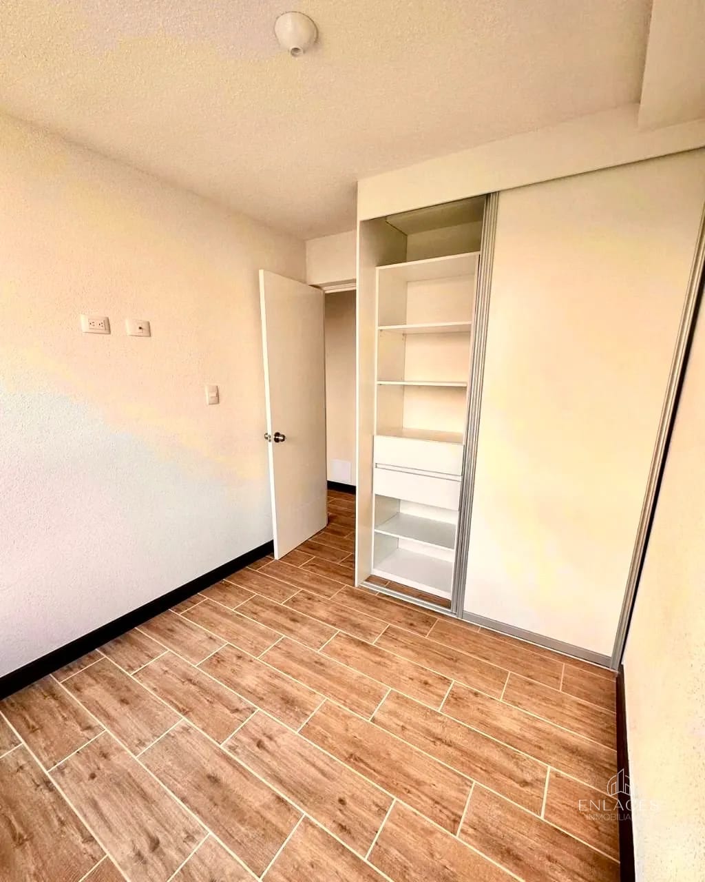 Zona 5 Villa Nueva • Apartamento en Renta • Edificio Alaia — Apartamento en Alquiler en Villa Nueva, Guatemala, Ciudad — foto 3 de 6