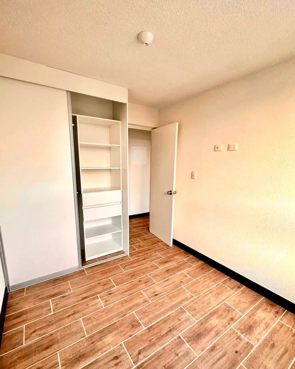 Zona 5 Villa Nueva • Apartamento en Renta • Edificio Alaia — Apartamento en Alquiler en Villa Nueva, Guatemala, Ciudad — foto 4 de 6