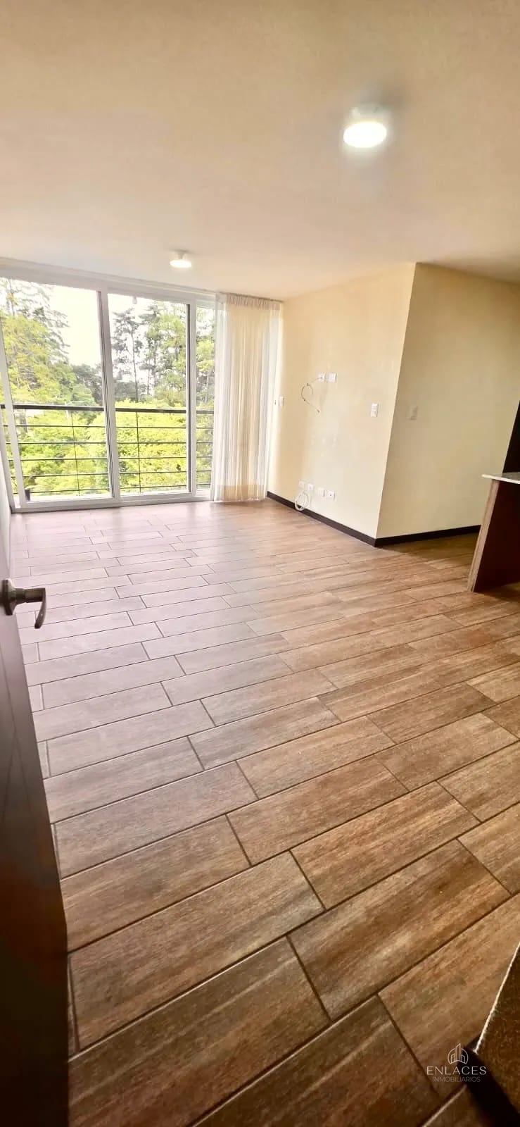 Km 16.5 CAES • Apartamento Semiamueblado en Renta • Monet — Apartamento en Alquiler en km 16-20, Carretera a El Salvador, Guatemala, Ciudad — foto 4 de 16
