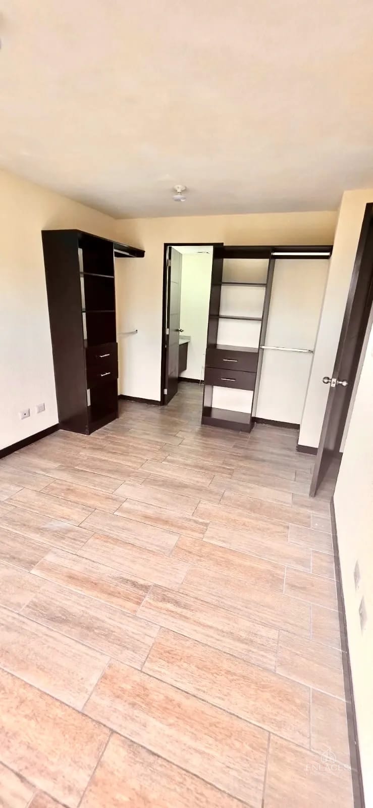 Km 16.5 CAES • Apartamento Semiamueblado en Renta • Monet — Apartamento en Alquiler en km 16-20, Carretera a El Salvador, Guatemala, Ciudad — foto 7 de 16
