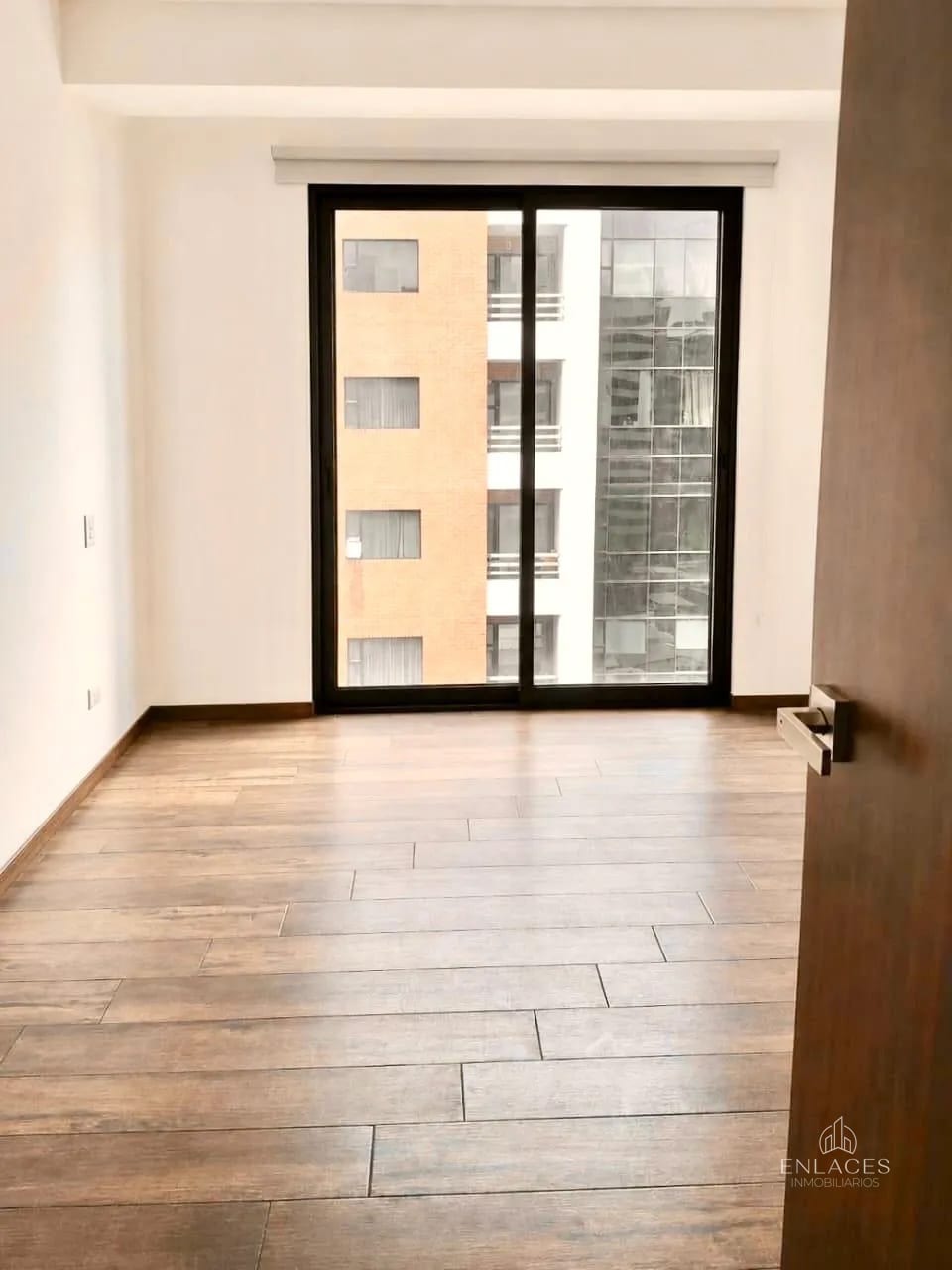 Zona 10 • Apartamento en Venta • Edificio Moretti — Apartamento en Venta en Moretti, Zona 10, Guatemala, Ciudad — foto 4 de 11