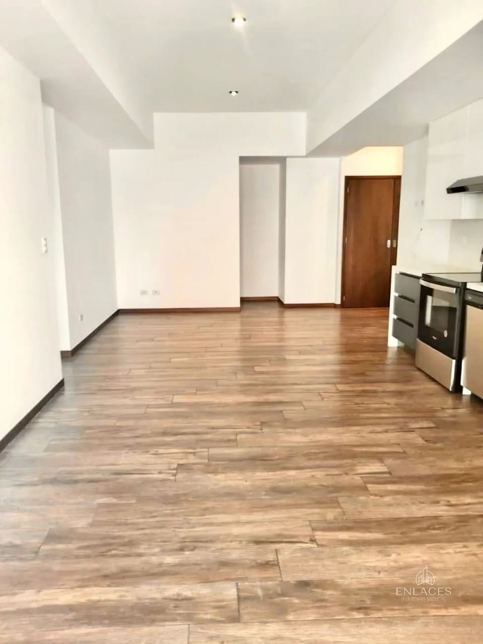 Zona 10 • Apartamento en Venta • Edificio Moretti — Apartamento en Venta en Moretti, Zona 10, Guatemala, Ciudad — foto 2 de 11