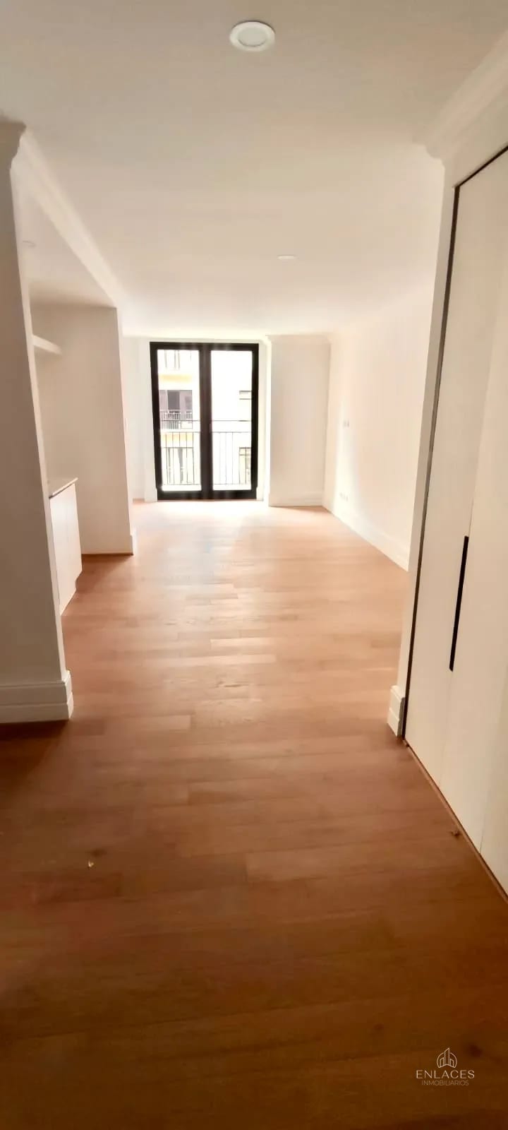 Zona 5 • Apartamento en Renta • Edificio Céntrico — Apartamento en Alquiler en Céntrico, Zona 5, Guatemala, Ciudad — foto 1 de 7
