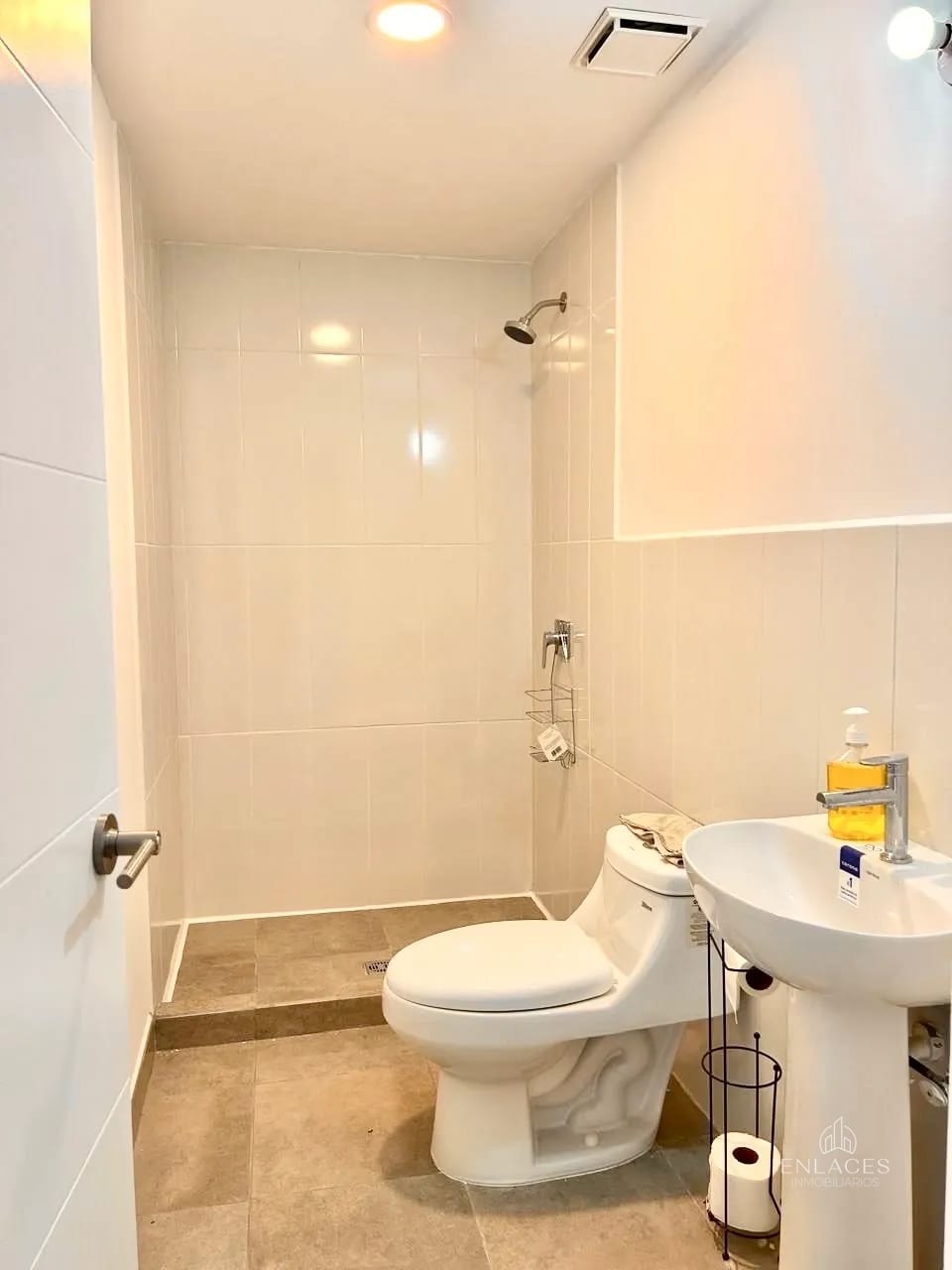 Zona 4 • Apartamento en Renta • Edificio Modra 1 — Apartamento en Alquiler en Modra, Zona 4, Guatemala, Ciudad — foto 7 de 10