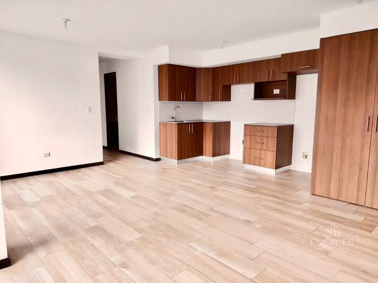 Zona 1 de Mixco • Apartamento en Venta • Edificio Sakai — Apartamento en Venta en Sakai, Zona 1 Mixco, Guatemala, Ciudad — foto 1 de 15