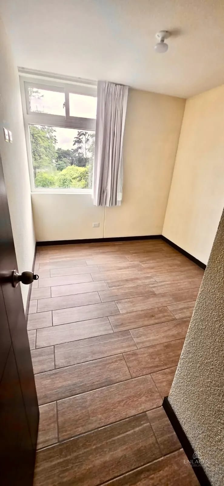 Km 16.5 CAES • Apartamento Semiamueblado en Renta • Edificio Monet — Apartamento en Alquiler en km 16-20, Carretera a El Salvador, Guatemala, Ciudad — foto 9 de 15