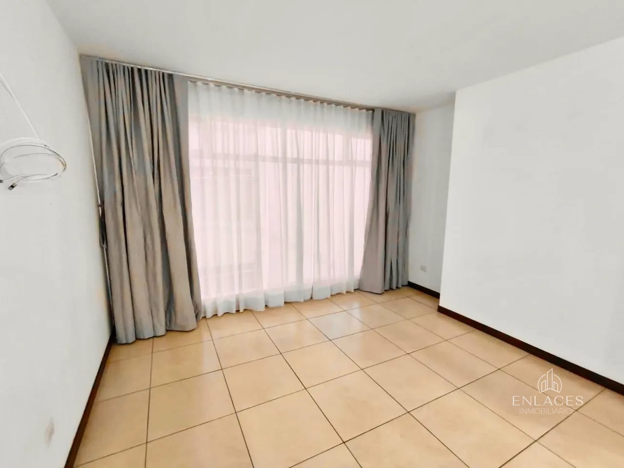 Zona 7 • Apartamento en Renta • Edificio Pórtico — Apartamento en Alquiler en Zona 7, Guatemala, Ciudad — foto 7 de 17