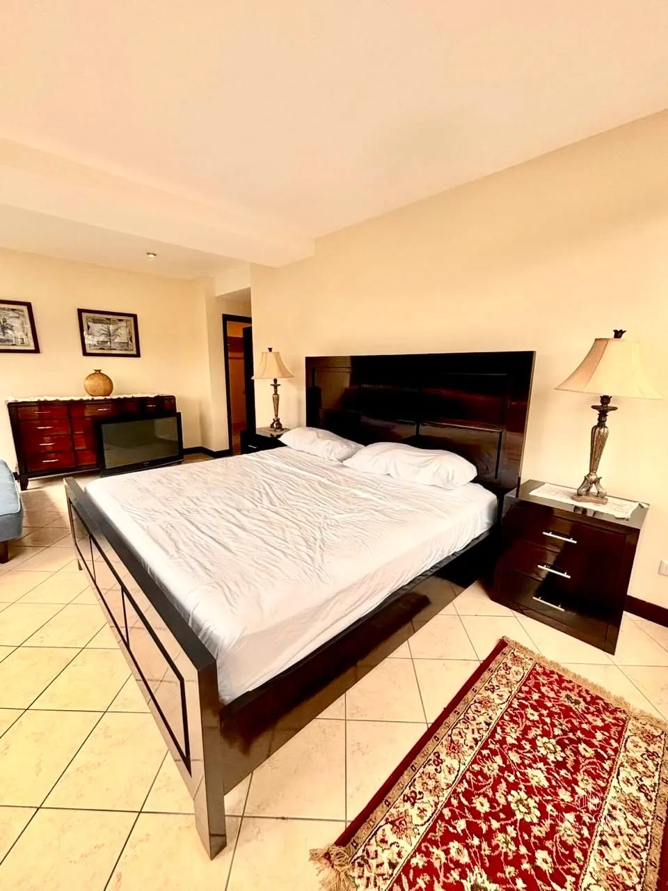 Zona 10 • Apartamento Amueblado en Renta/Venta • Edificio Milenia — Apartamento en Alquiler en Milenia, Zona 10, Guatemala, Ciudad — foto 8 de 10