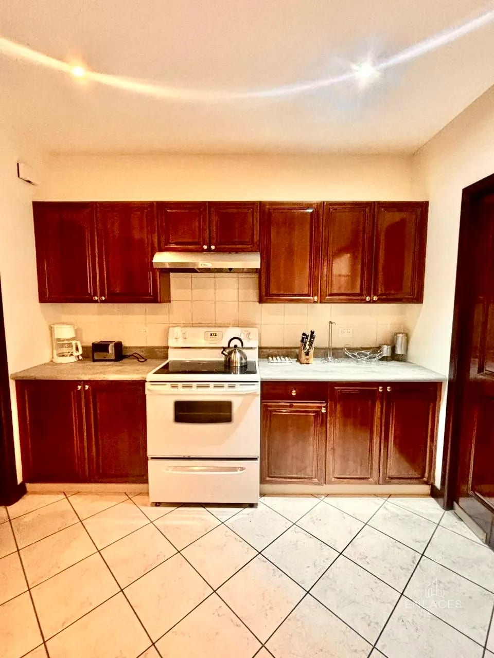 Zona 10 • Apartamento Amueblado en Renta/Venta • Edificio Milenia — Apartamento en Alquiler en Milenia, Zona 10, Guatemala, Ciudad — foto 1 de 10