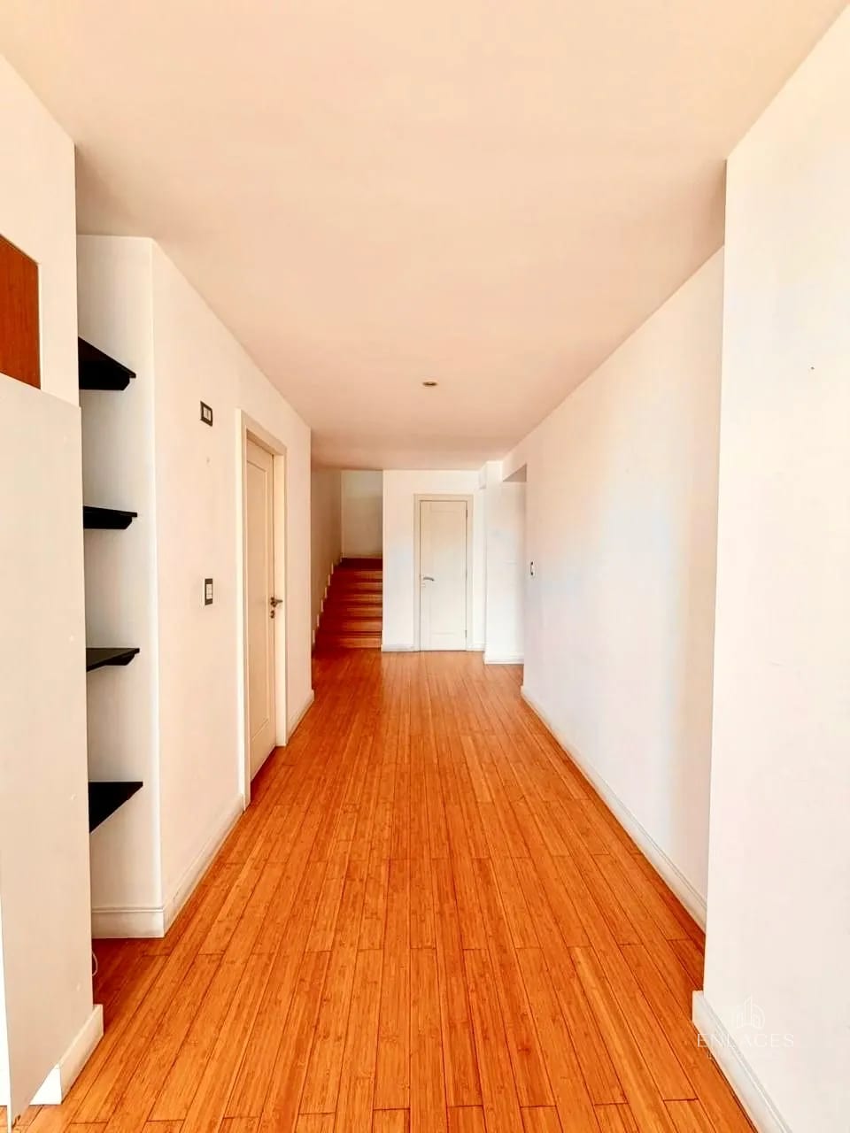 Zona 10 • Apartamento en Renta/Venta • Edificio Atrium — Apartamento en Alquiler en Atrium, Zona 10, Guatemala, Ciudad — foto 8 de 12