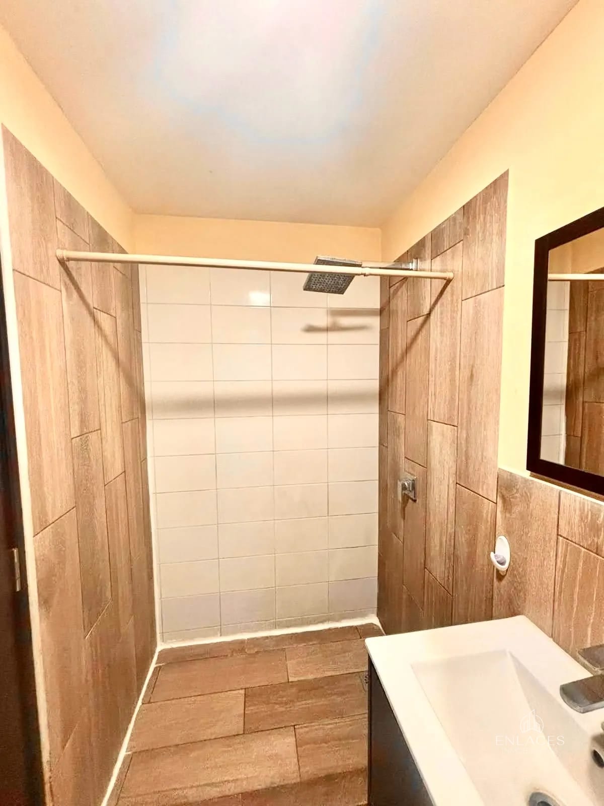 Zona 12 • Apartamento en Renta • Edificio Petápolis — Apartamento en Alquiler en Petápolis, Zona 12, Guatemala, Ciudad — foto 4 de 12