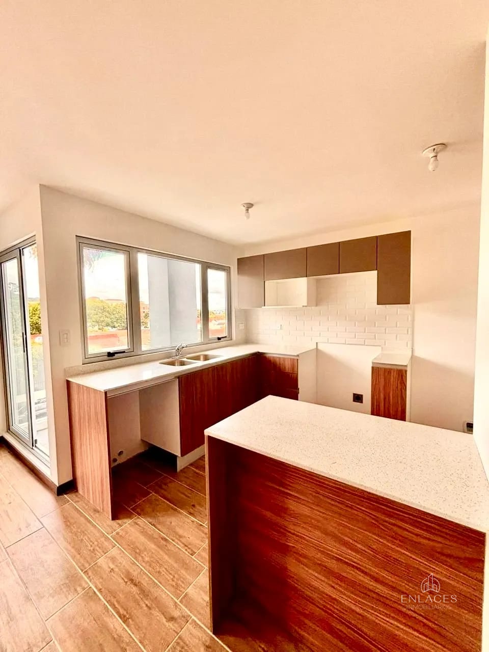 Zona 4 de Mixco • Apartamento en Venta • Nuvo Naranjo — Apartamento en Venta en Condado Naranjo, Zona 4 Mixco, Guatemala, Ciudad — foto 1 de 12