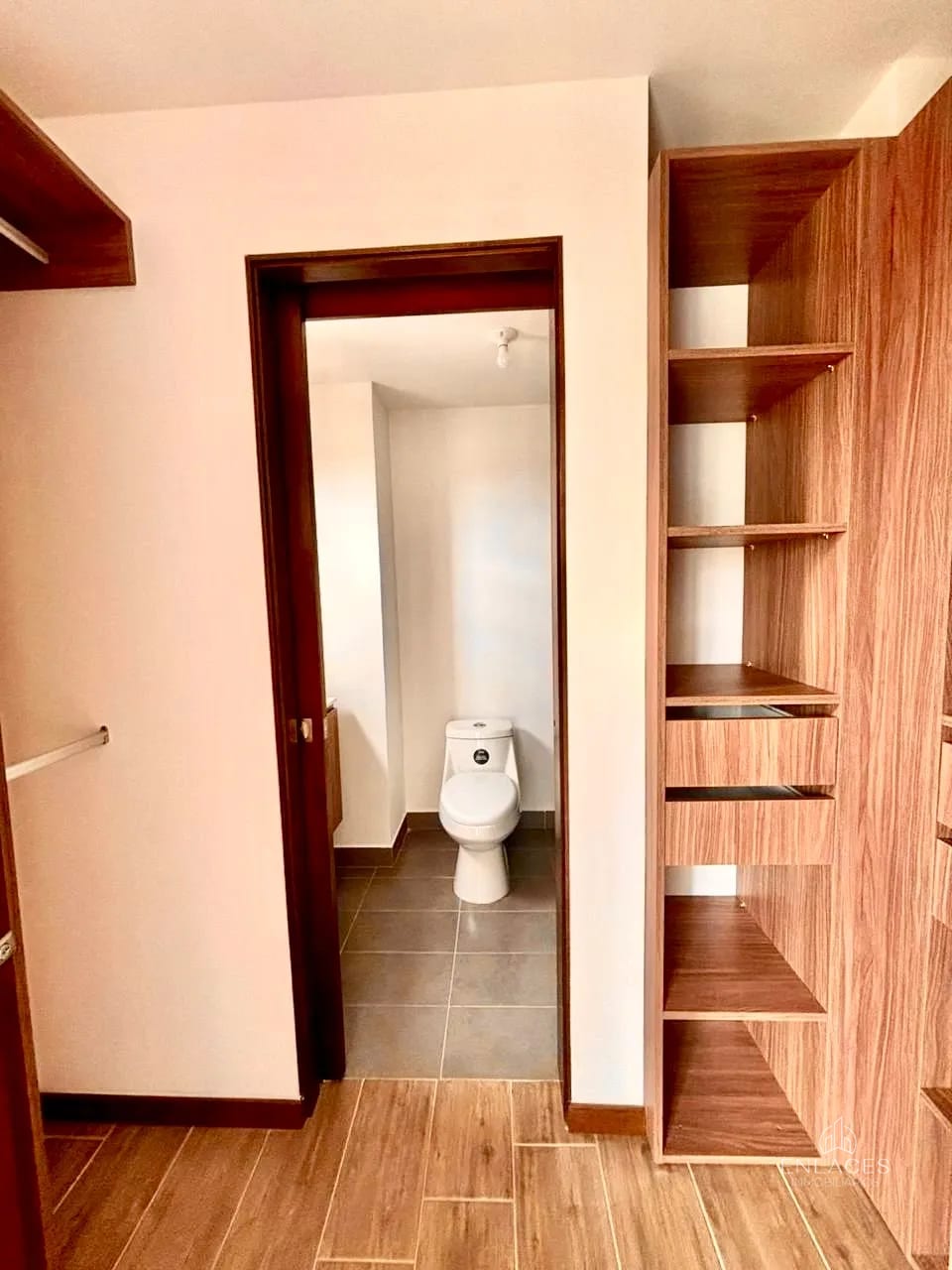 Zona 4 de Mixco • Apartamento en Venta • Nuvo Naranjo — Apartamento en Venta en Condado Naranjo, Zona 4 Mixco, Guatemala, Ciudad — foto 10 de 12