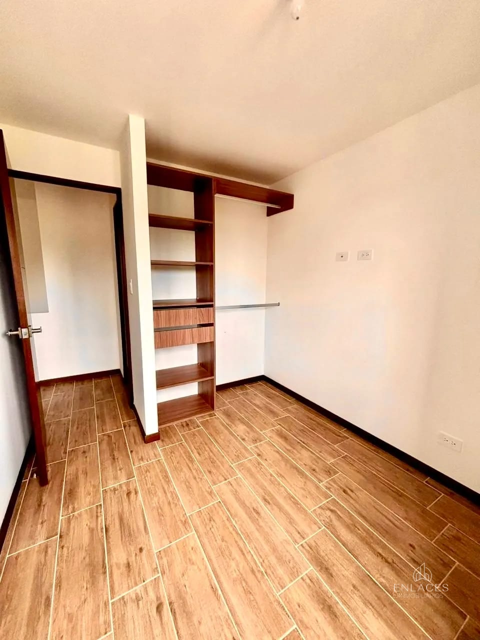 Zona 4 de Mixco • Apartamento en Venta • Nuvo Naranjo — Apartamento en Venta en Condado Naranjo, Zona 4 Mixco, Guatemala, Ciudad — foto 11 de 12