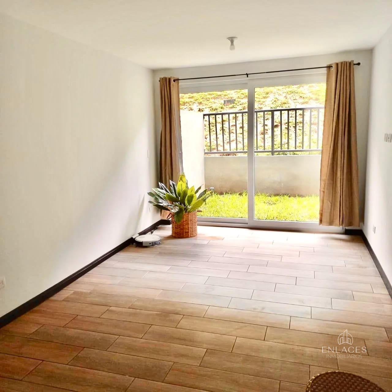 Km 18.5 CAES • Apartamento con Jardín en Renta/Venta • Edificio Bari — Apartamento en Alquiler en Bari, Carretera a El Salvador, Guatemala, Ciudad — foto 2 de 10