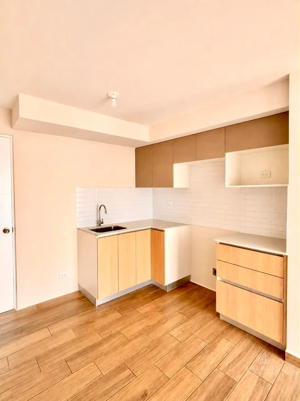Zona 16 • Apartamento en Venta • Edificio Lares16 — Apartamento en Venta en Lares 16, Zona 16, Guatemala, Ciudad — foto 1 de 8