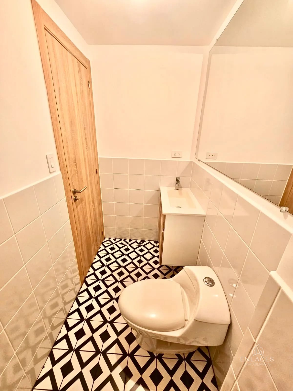 Zona 4 • Apartamento en Renta • Edificio Vivo 4 — Apartamento en Alquiler en Vivo Zona 4, Zona 4, Guatemala, Ciudad — foto 8 de 17