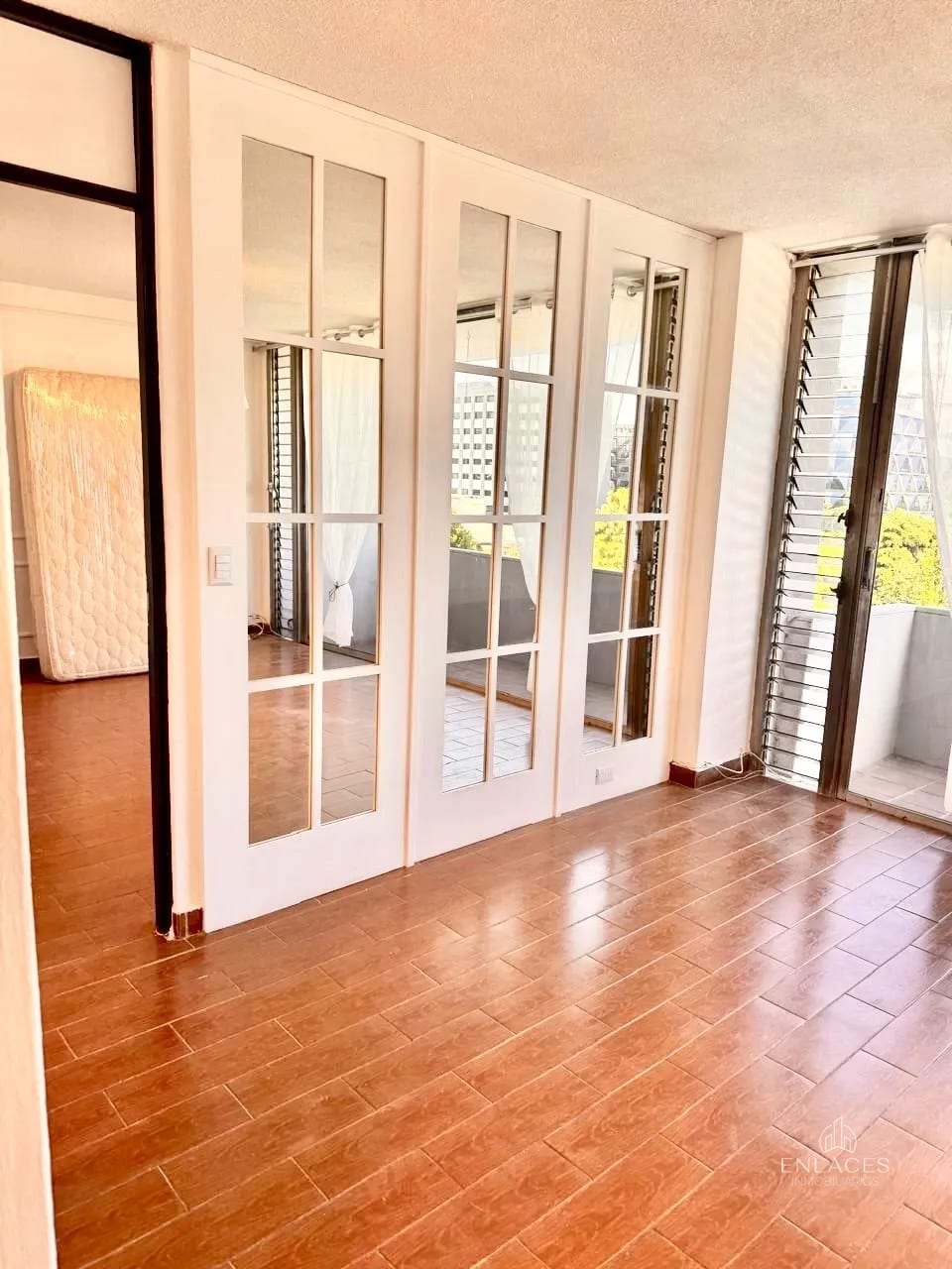 Zona 9 • Apartamento en Renta • Edificio Cortijo Reforma — Apartamento en Alquiler en Cortijo Reforma, Zona 9, Guatemala, Ciudad — foto 7 de 12