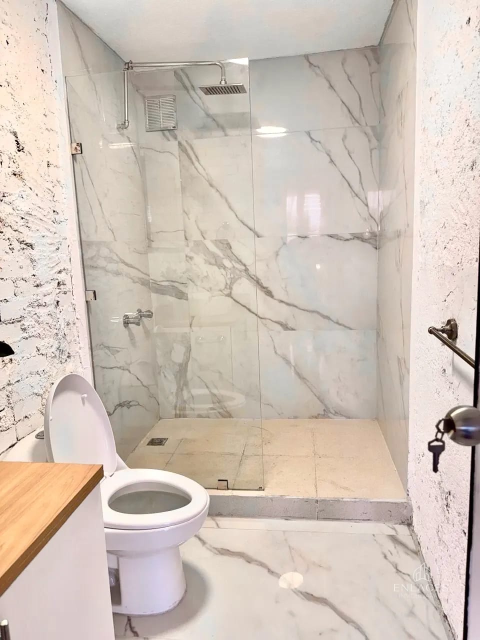 Zona 9 • Apartamento en Renta • Edificio Cortijo Reforma — Apartamento en Alquiler en Cortijo Reforma, Zona 9, Guatemala, Ciudad — foto 12 de 12