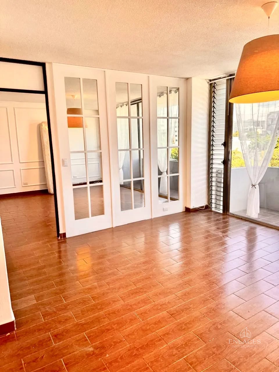 Zona 9 • Apartamento en Renta • Edificio Cortijo Reforma — Apartamento en Alquiler en Cortijo Reforma, Zona 9, Guatemala, Ciudad — foto 6 de 12