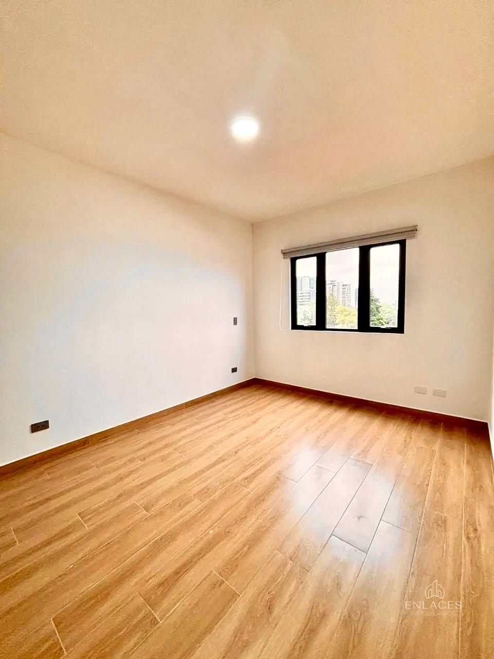 Zona 15, VH2 • Apartamento en Renta • Edificio Sama — Apartamento en Alquiler en Vista Hermosa II, Zona 15, Guatemala, Ciudad — foto 9 de 11