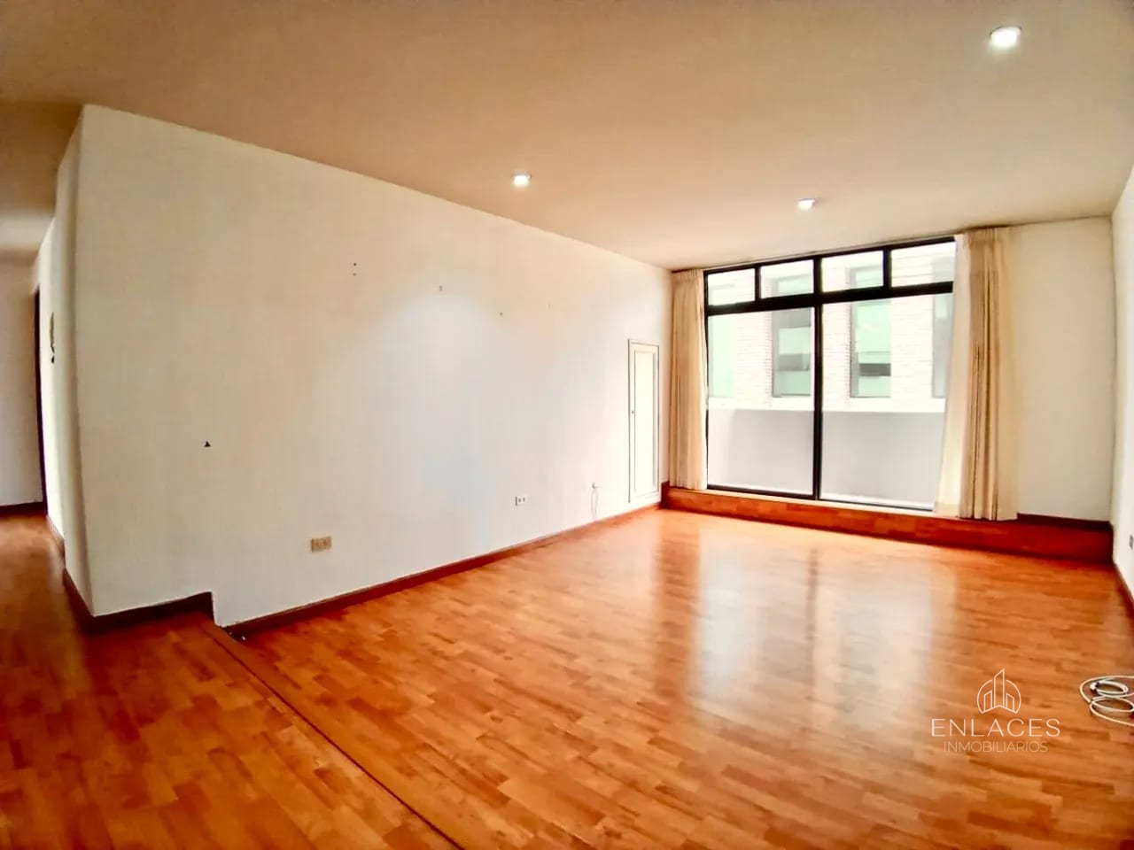 Zona 15 • Apartamento en Renta • Edificio Las Hadas — Apartamento en Alquiler en Zona 15, Guatemala, Ciudad — foto 12 de 16
