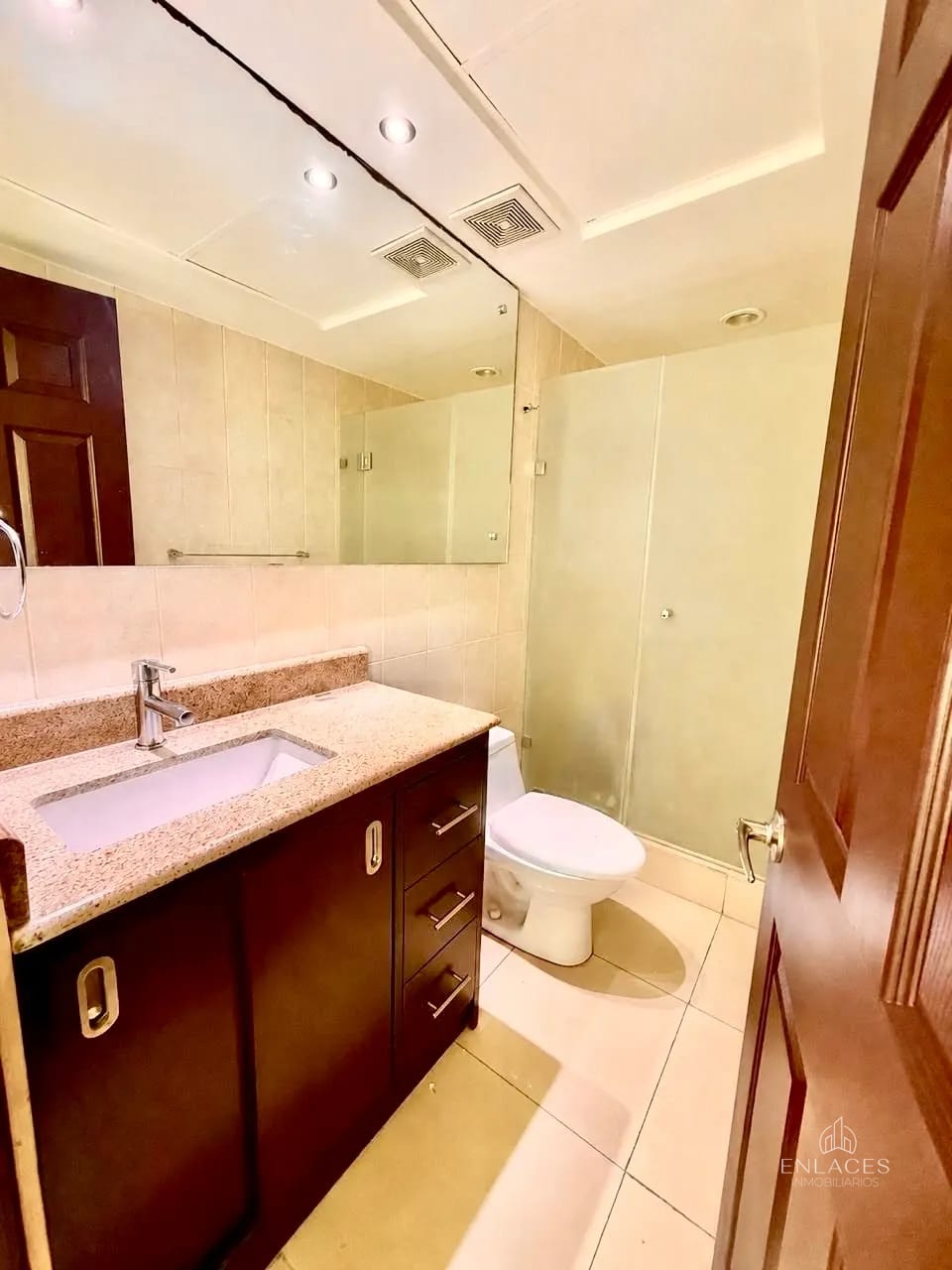 Zona 16 • Apartamento en Renta • Edificio Villas de San Isidro — Apartamento en Alquiler en Villas de San Isidro, Zona 16, Guatemala, Ciudad — foto 11 de 11